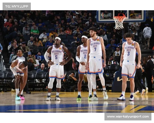 国王活塞攻强守弱对决,福克斯速度冲击禁区